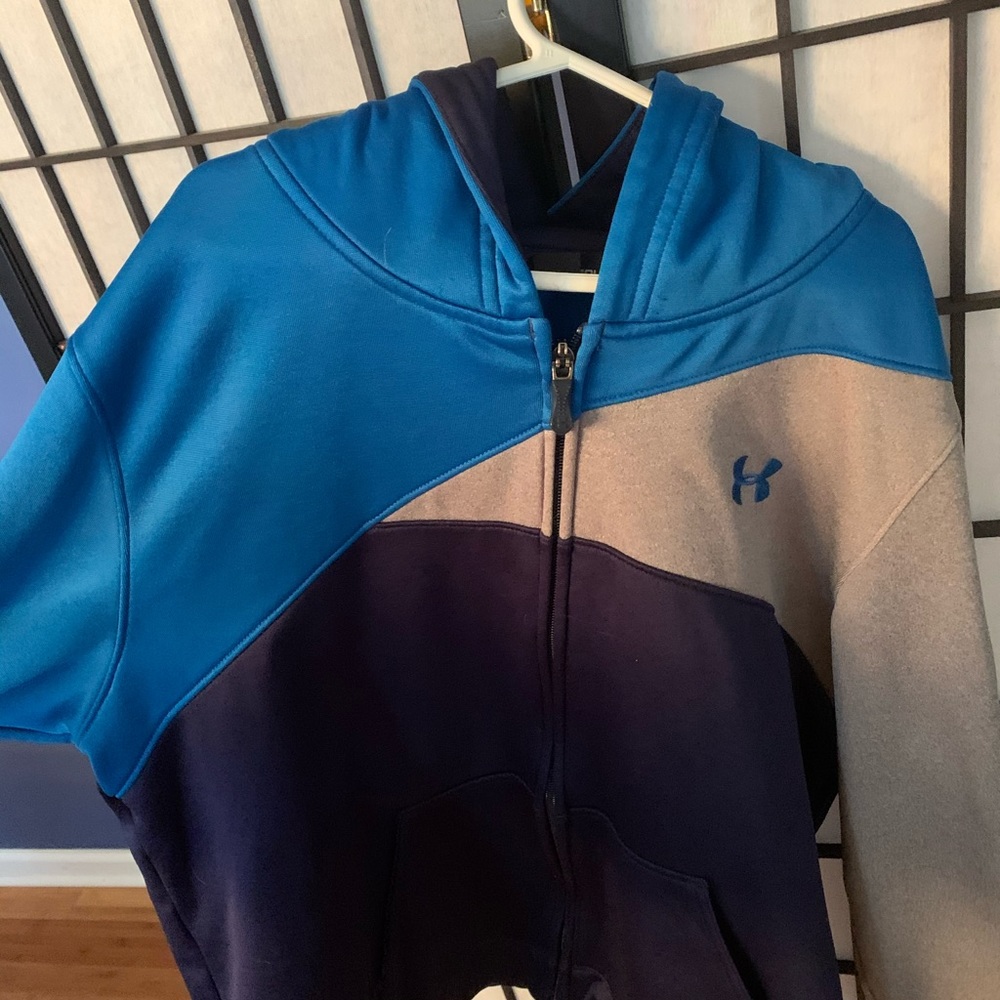 Under Armour youth Sweatshirt